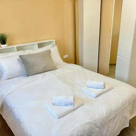 Apartment Best Hill View For 4 Guests Next To Medical University And Monument Alyosha