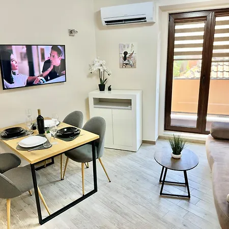 Best Hill View For 4 Guests Next To Medical University And Monument Alyosha * Plovdiv
