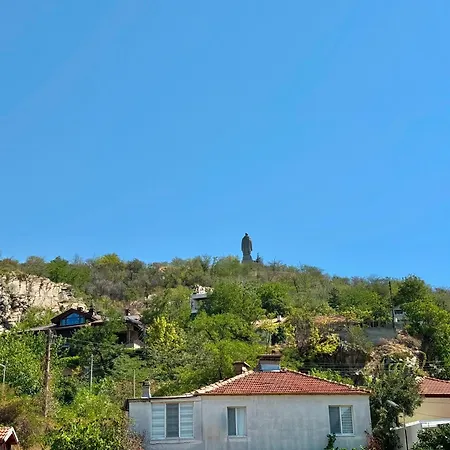 Apartment Best Hill View For 4 Guests Next To Medical University And Monument Alyosha